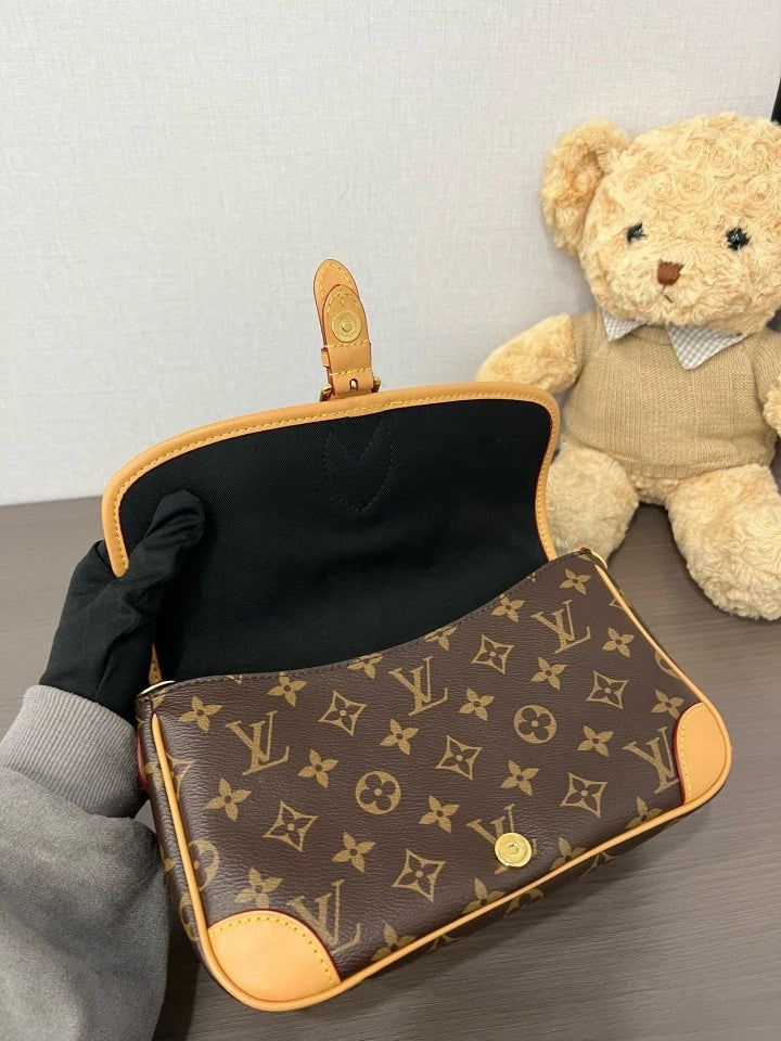 Louis Vuitton Canvas Monogram Baguette Shoulder Bag For Women