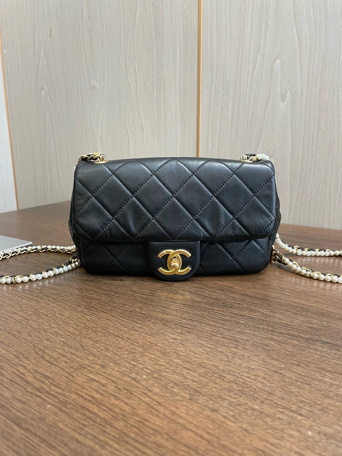CHANEL Classic Flap Series Large Mini Chain Crossbody Bag Daily Use Black Gold