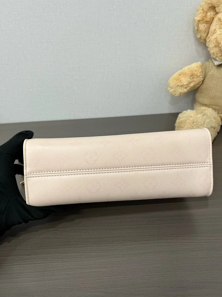Louis Vuitton OnTheGo Horizontal Tote Top Handle Shoulder Bag For Women