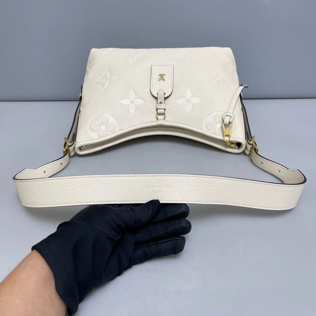 Louis Vuitton Carryall Gold Beige Shoulder Bag Crossbody Excellent