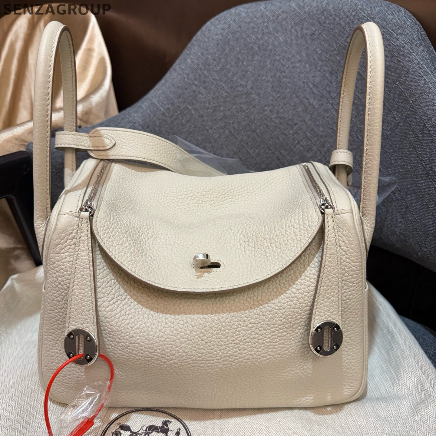 Hermès Lindy 26 Bag White Palladium Hardware - Classic Fashion Women's Handbag