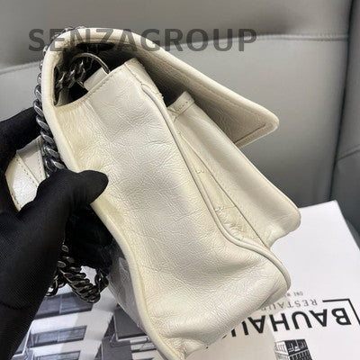 Saint Laurent Niki Medium Chain Shoulder Bag in White - Classic Women's Fashion