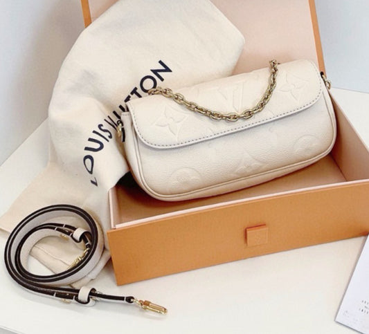 Louis Vuitton Ivy Monogram Chain Shoulder Bag Crossbody White Gold Women Classic