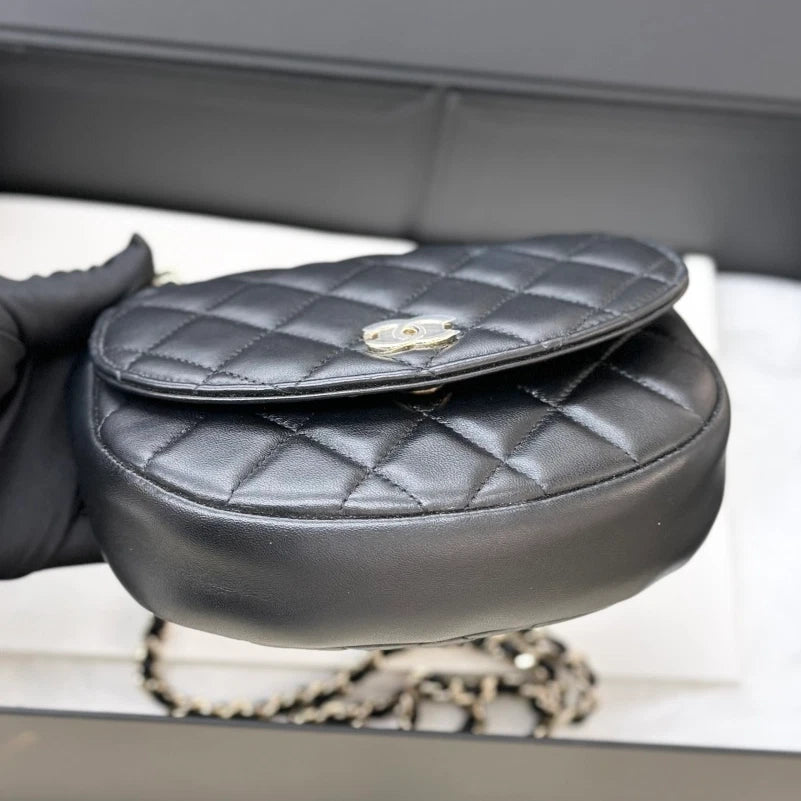 Chanel Diamond Lambskin Chain Shoulder Bag Crossbody Black Gold Women Classic S