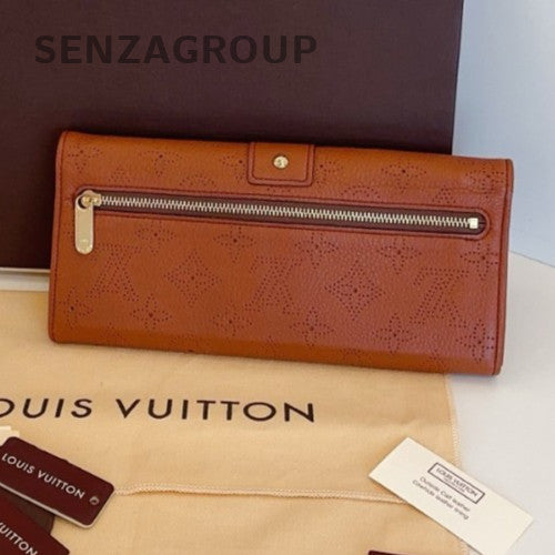 Louis Vuitton caramel color Long Wallet Leather Almost Brand NEW FULL SET