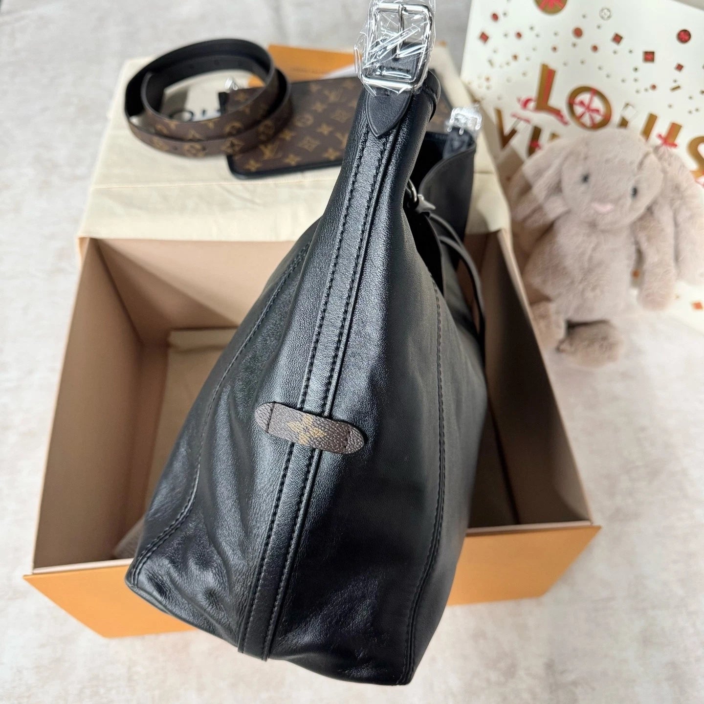 Louis Vuitton Carryall Medium Black Lambskin Tote Bag For Women