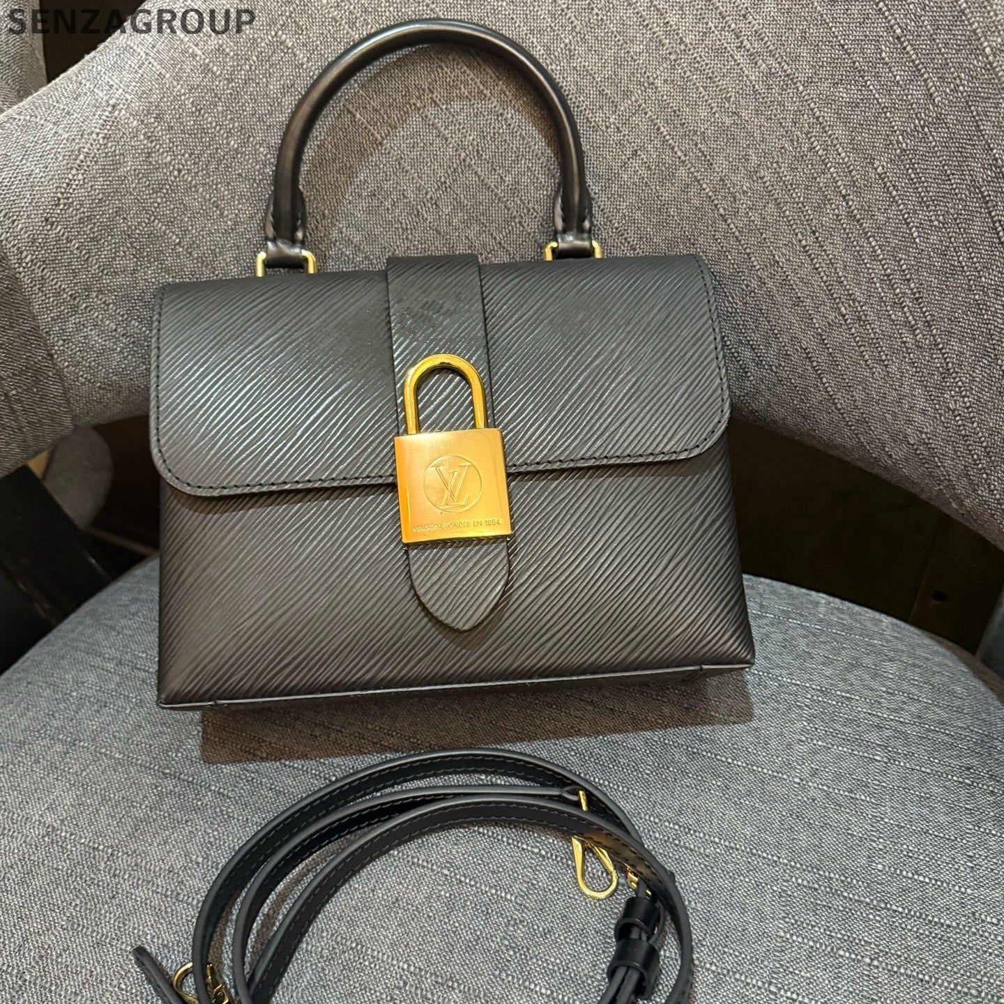 Louis Vuitton Locky BB Black Epi Leather Gold Lock Shoulder Bag