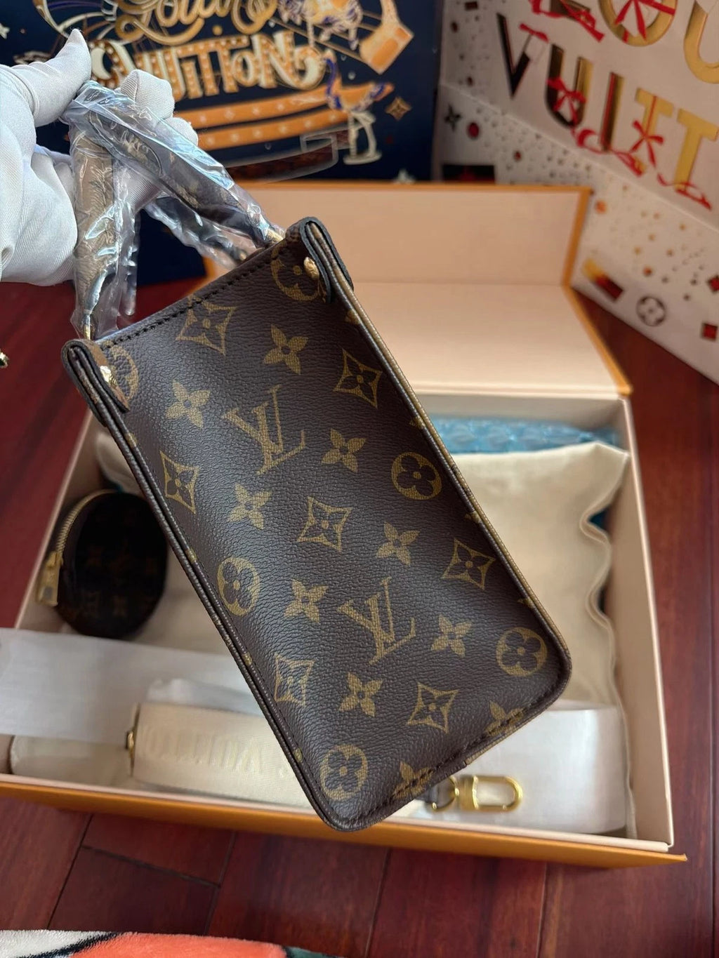Louis Vuitton OnTheGo PM Tote Top Handle Crossbody Brown Gold Classic Women