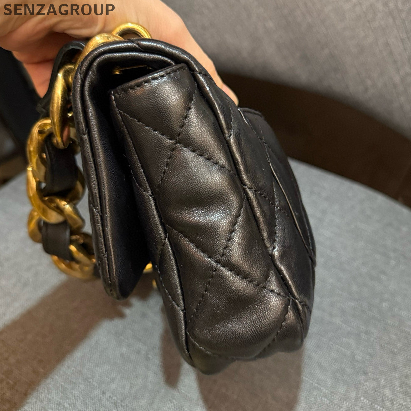 Chanel Quilted Chain Shoulder Bag Black Gold Hardware Classic Women's Fashion