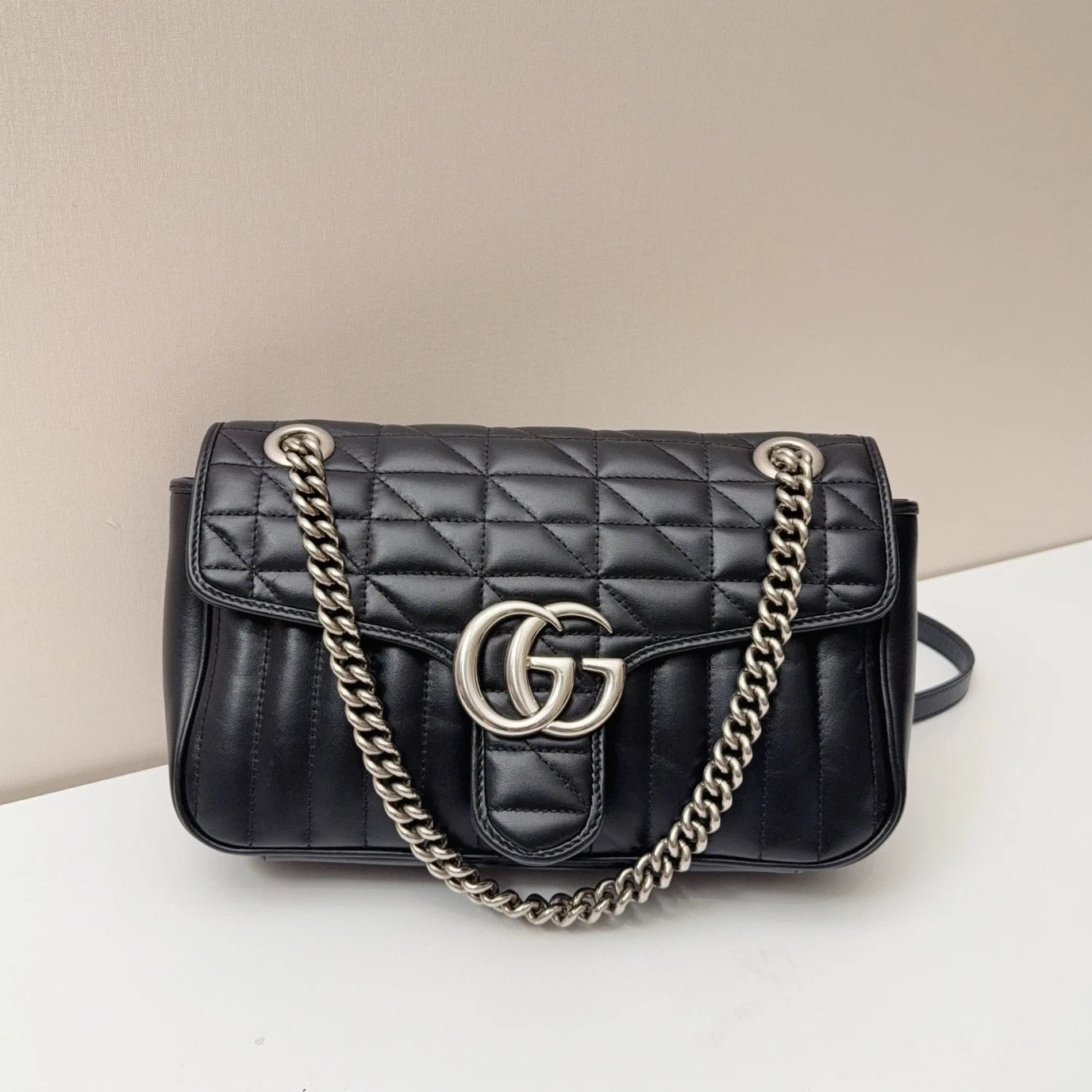 Gucci Marmont26 MM Chain Shoulder Bag Crossbody Black Silver Women