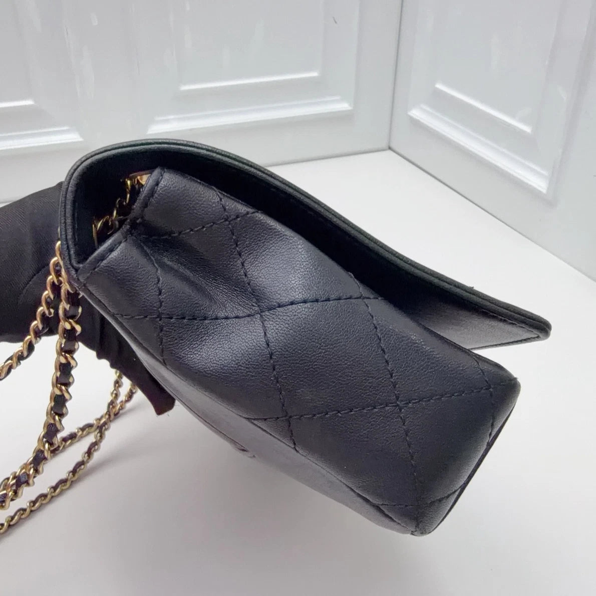 Authentic Chanel Classic Flap Black Quilted Flap Chain Shoulder Crossbody GHW