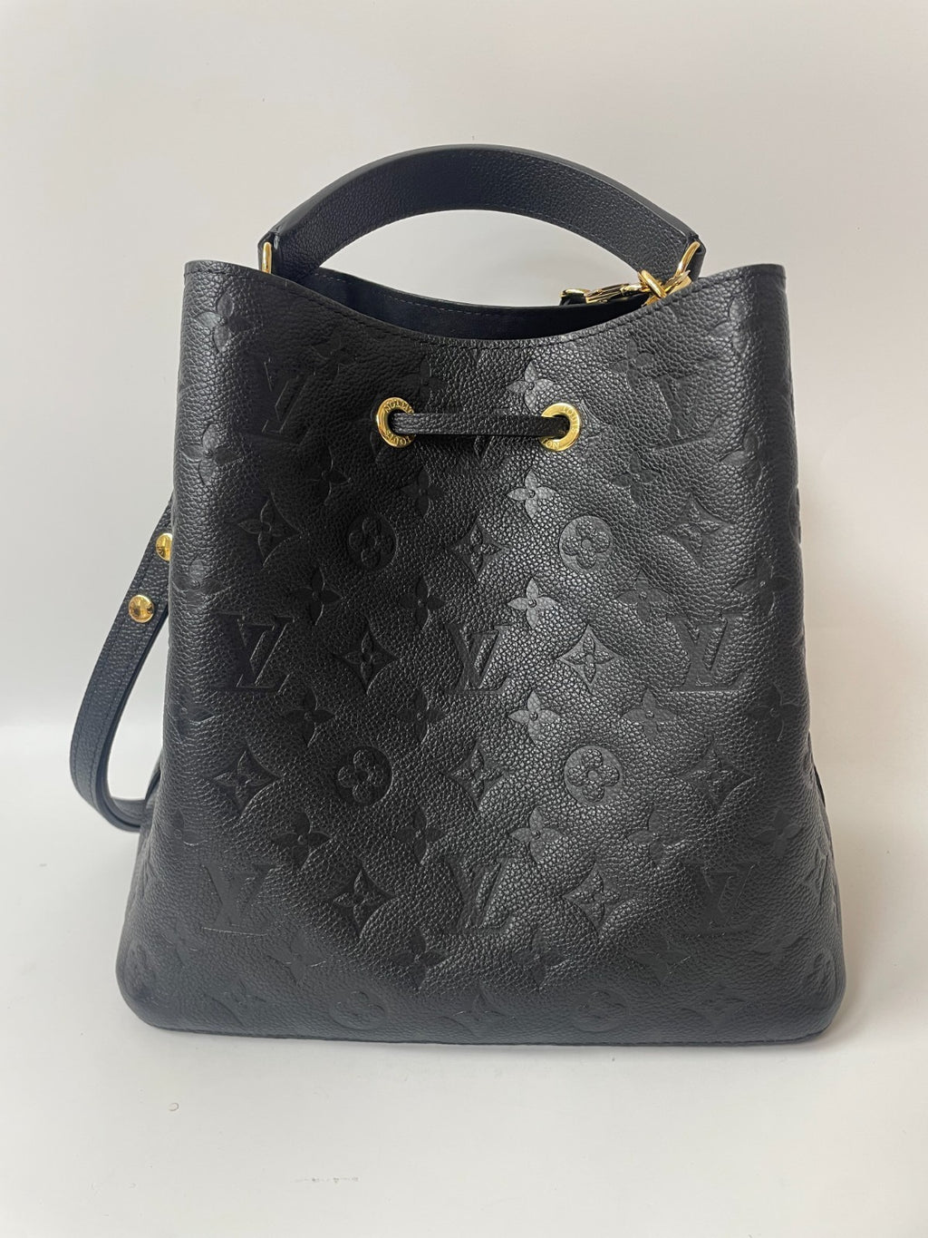 SJ0001 LV BLACK NOE  bucket