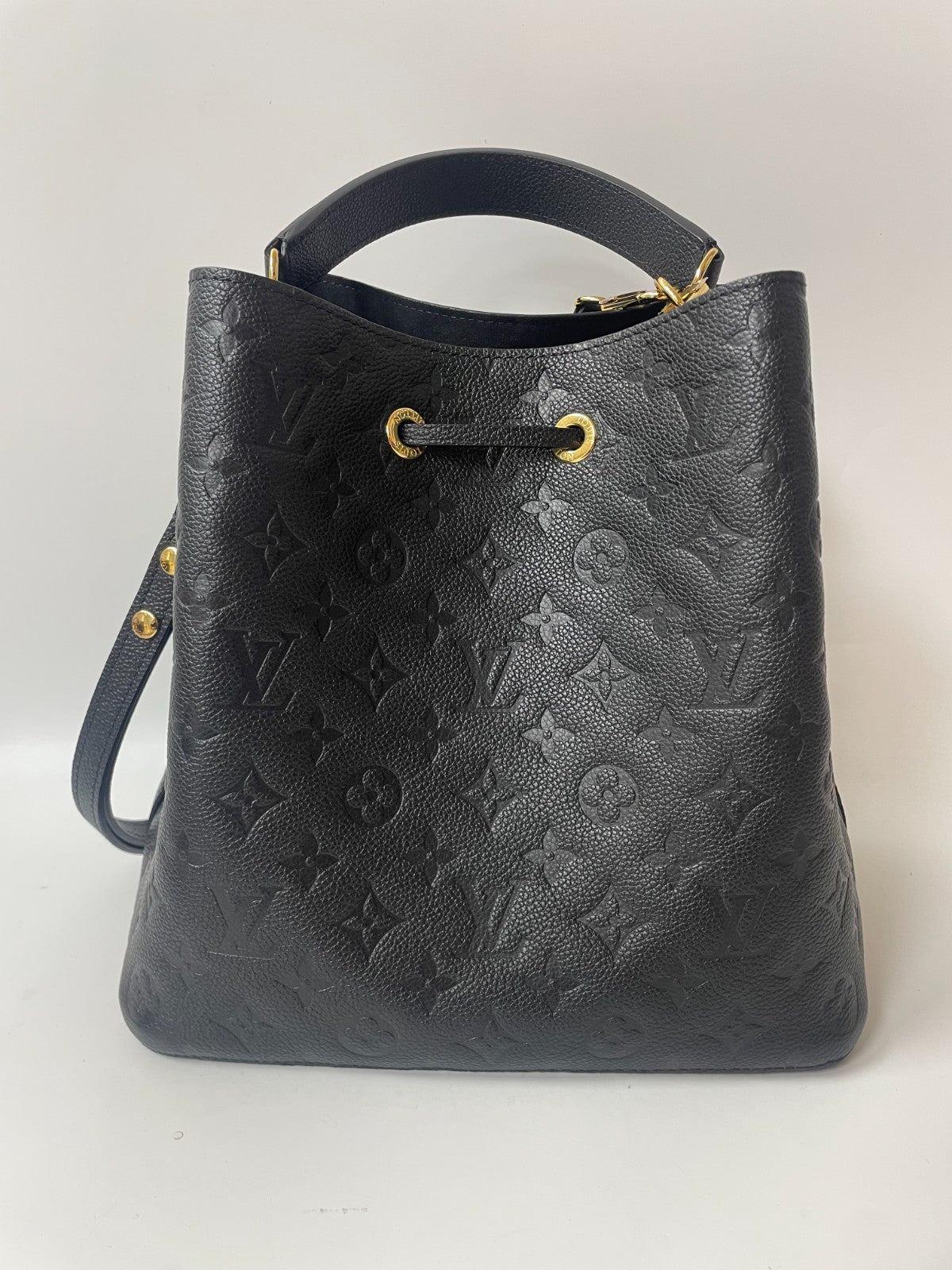 SJ0001 LV BLACK NOE  bucket