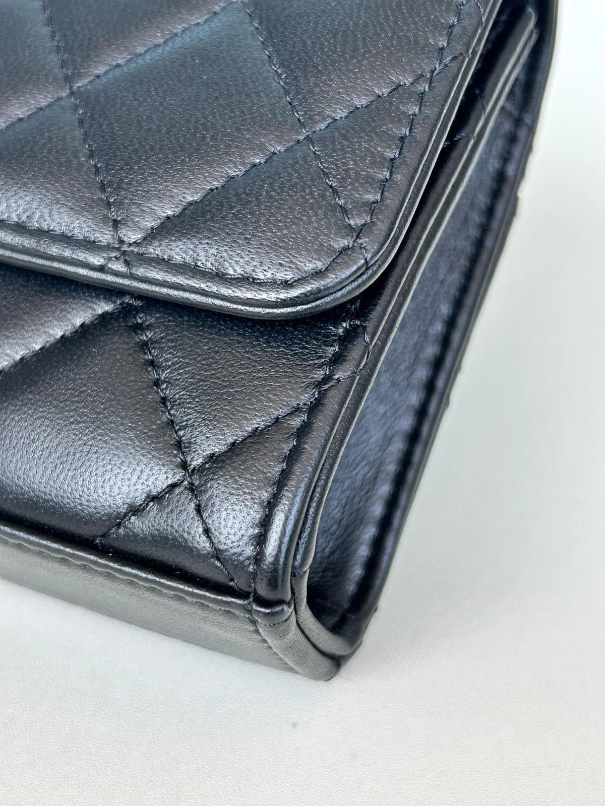 Chanel Lambskin Chain Shoulder Crossbody Diamond Black Gold Women Classic