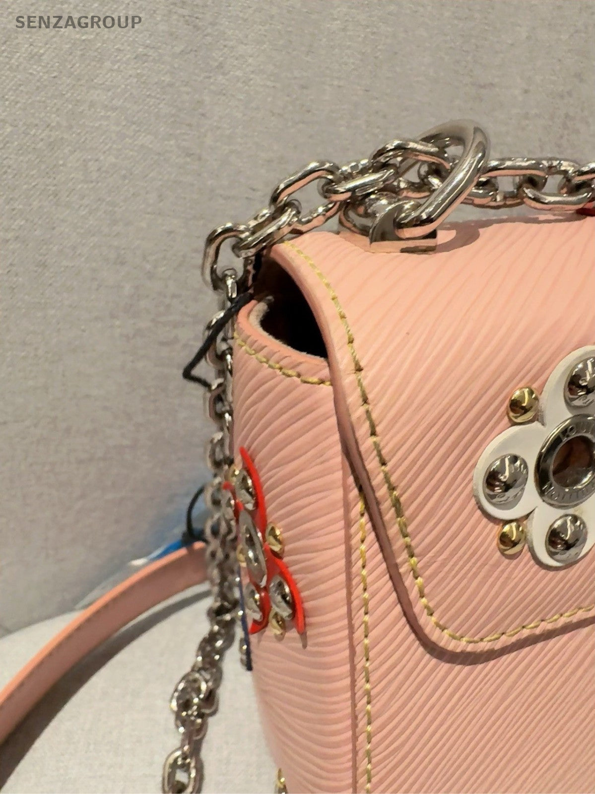 Louis Vuitton Twist MM Epi Leather Chain Strap Shoulder bag Pink Crossbody Women