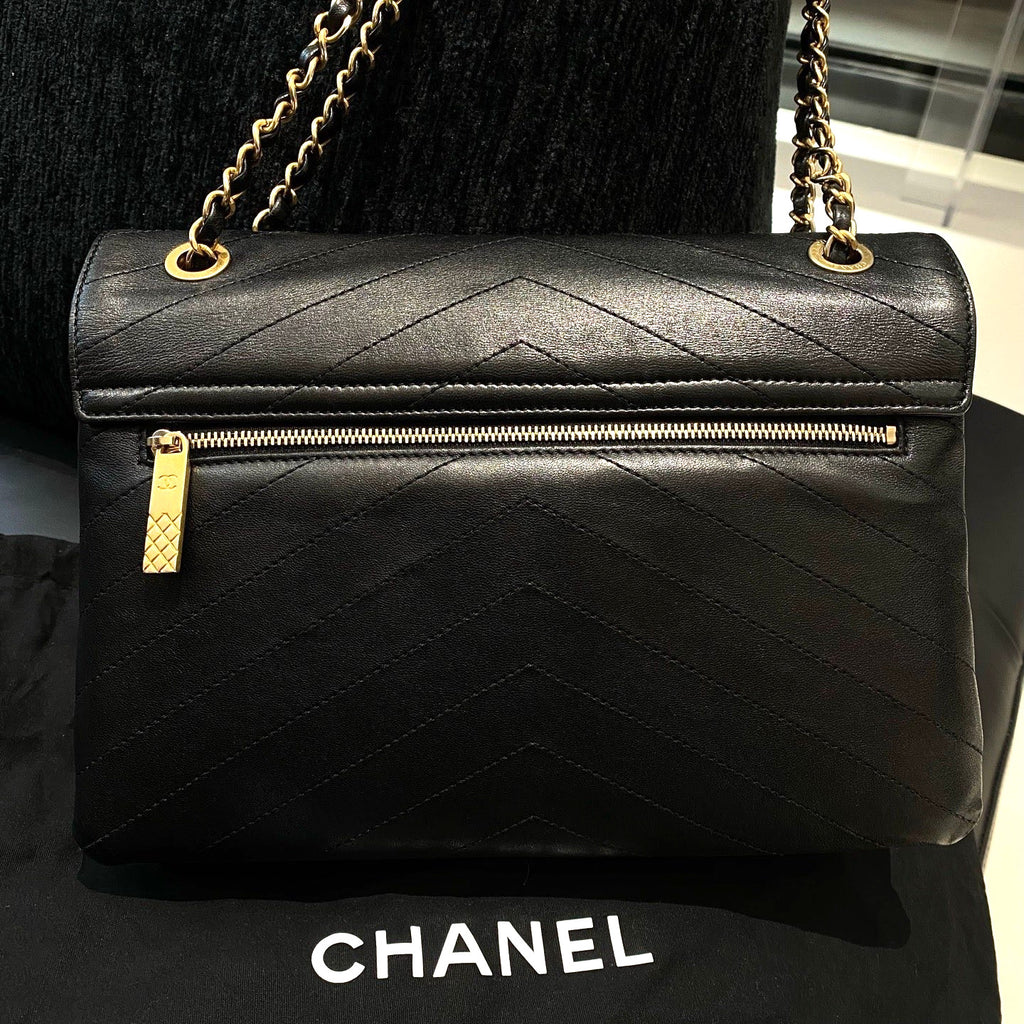 Chanel Chain 2Way Crossbody Shoulder Bag Black Gold Women Classic