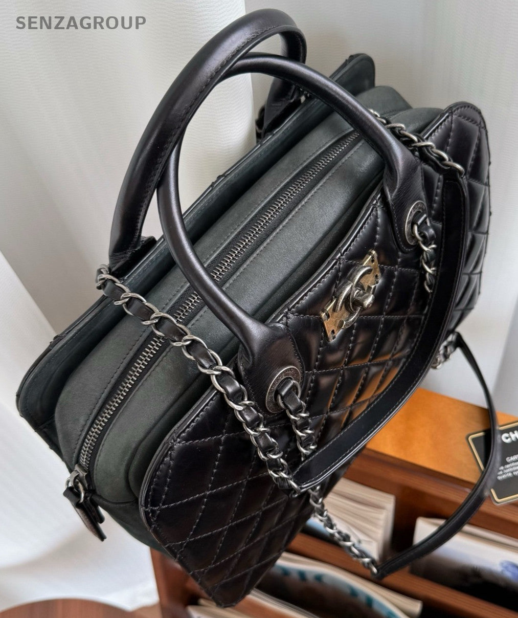 CHANEL Briefcase Calfskin Oil waxed leather Top Handle Chain Shoulder bag Black