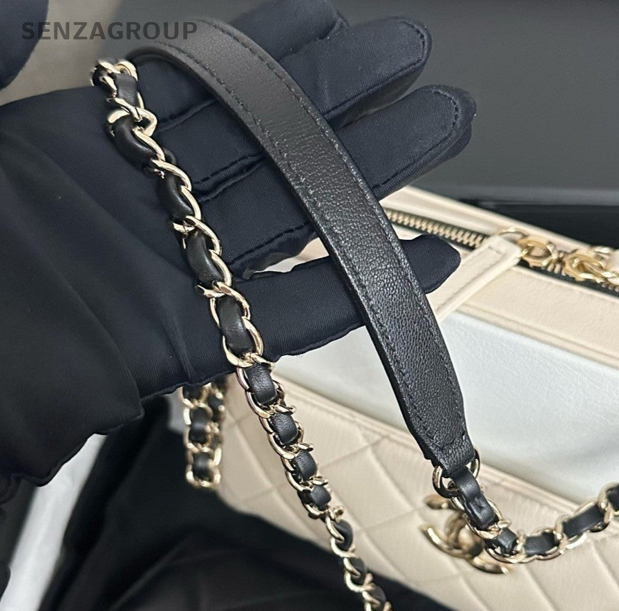 Chanel Diamond Chain Camera Bag Shoulder Bag Crossbody White Gold Women Classic