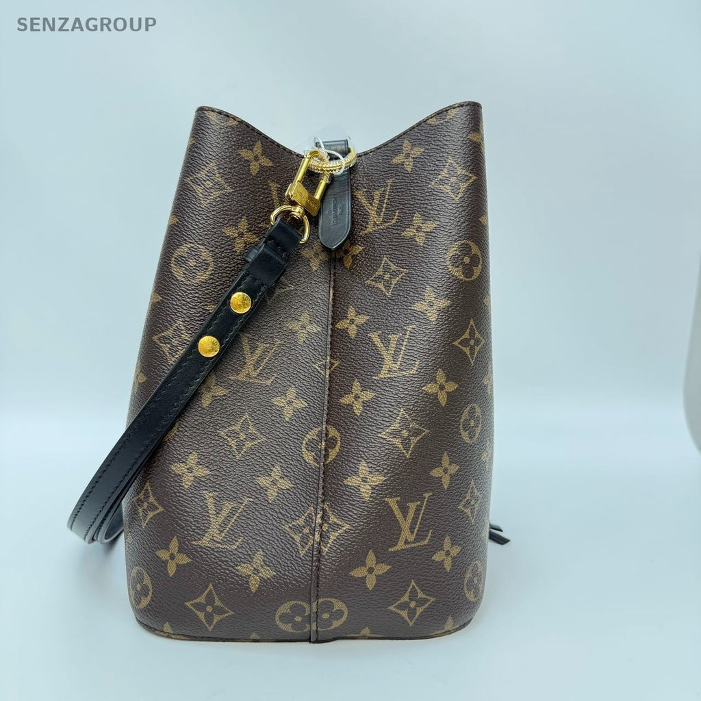 SJ0001 LV noe bucket black strap and interior