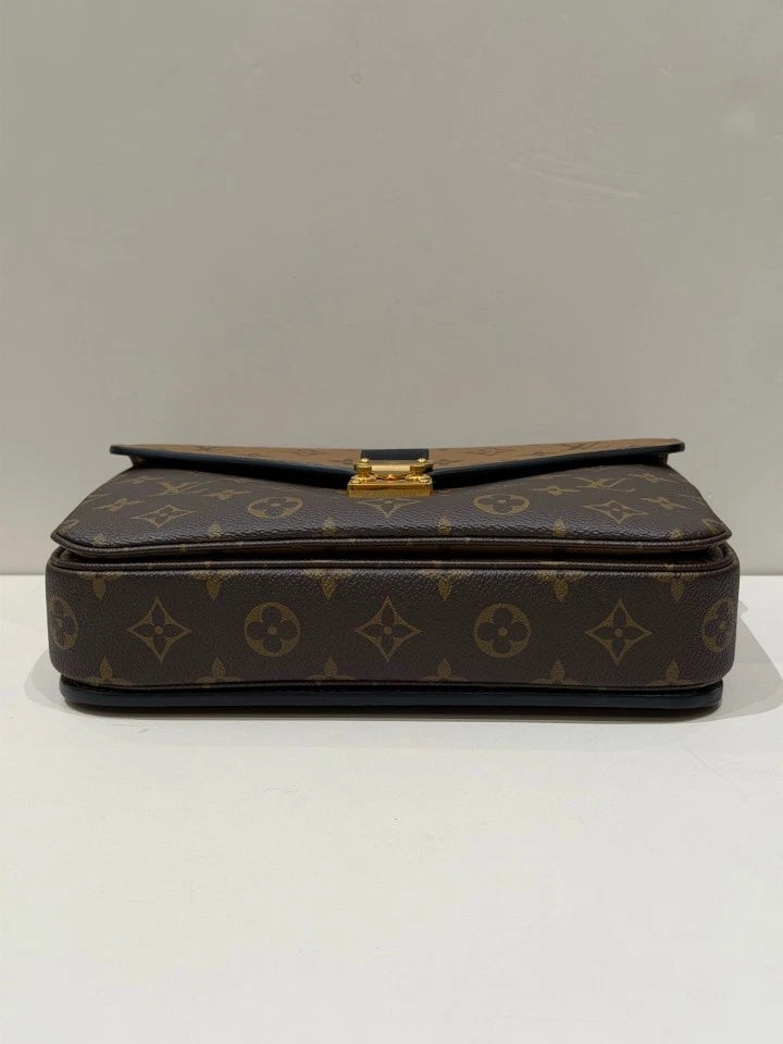 Louis Vuitton Messenger Crossbody Shoulder Bag For Women