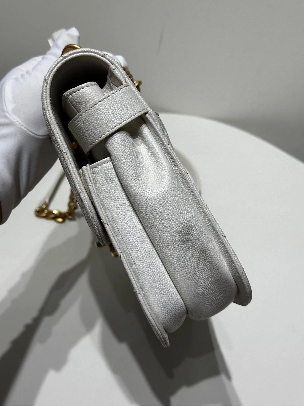 CHANEL Women White Leather Gold Hardware Messenger Bag