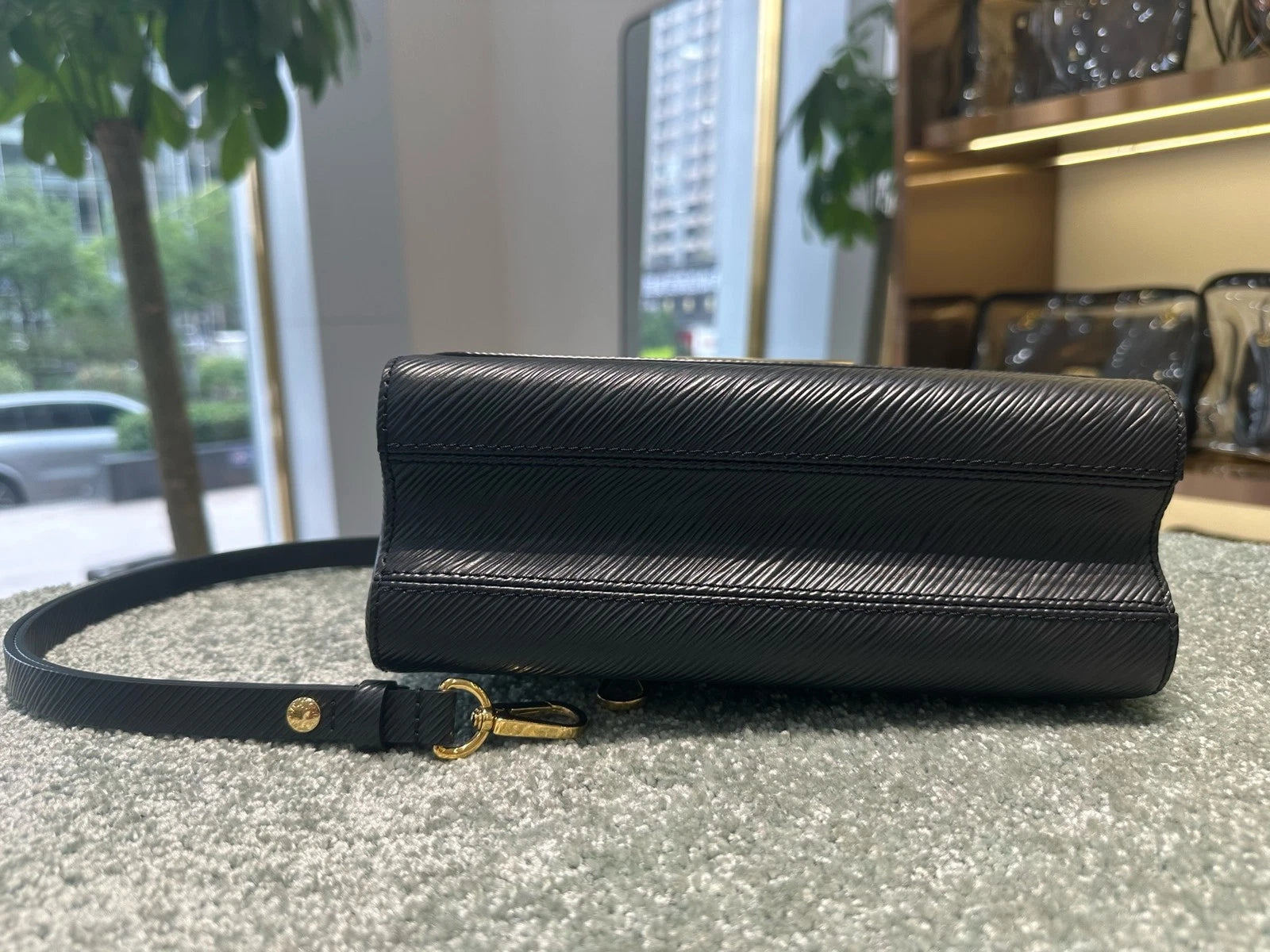 Louis Vuitton Twist Medium Black Epi Crossbody Shoulder Bag For Women
