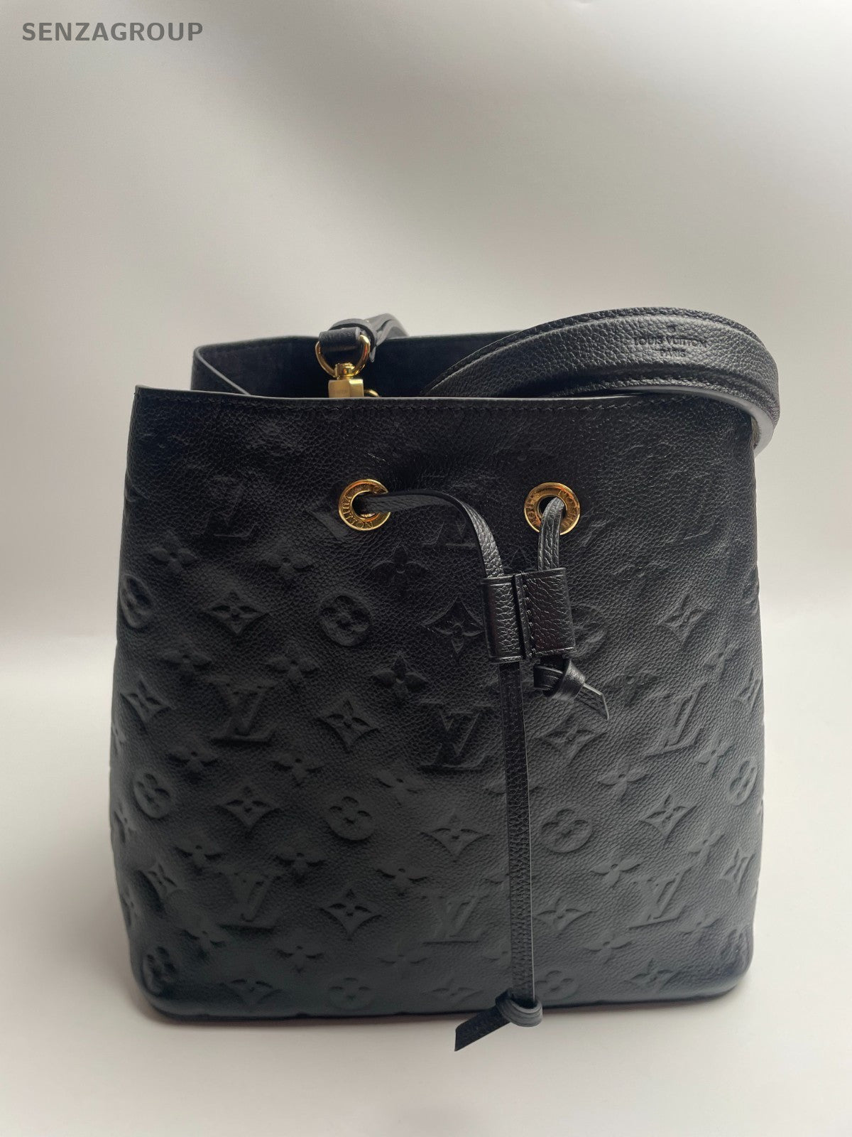 Louis Vuitton Noé Shoulder Bag MM Black Leather