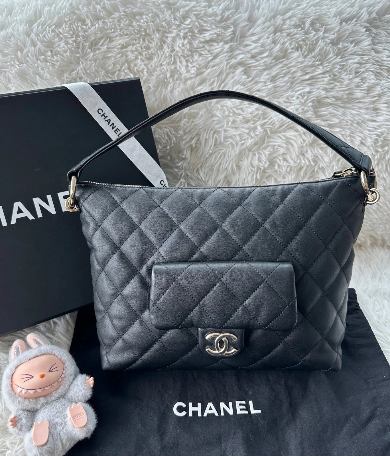 CHANEL Medium Calfskin Hobo Shoulder Handbag For Women