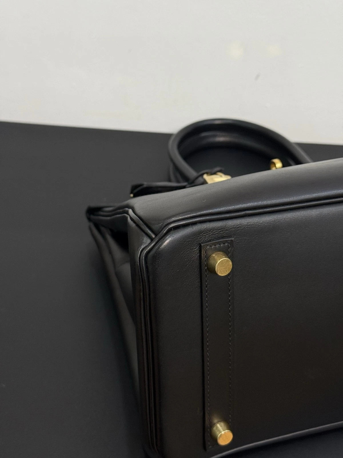 Hermès Birkin 30 Top Handle Handbag Luxury Tote Black Gold Excellent