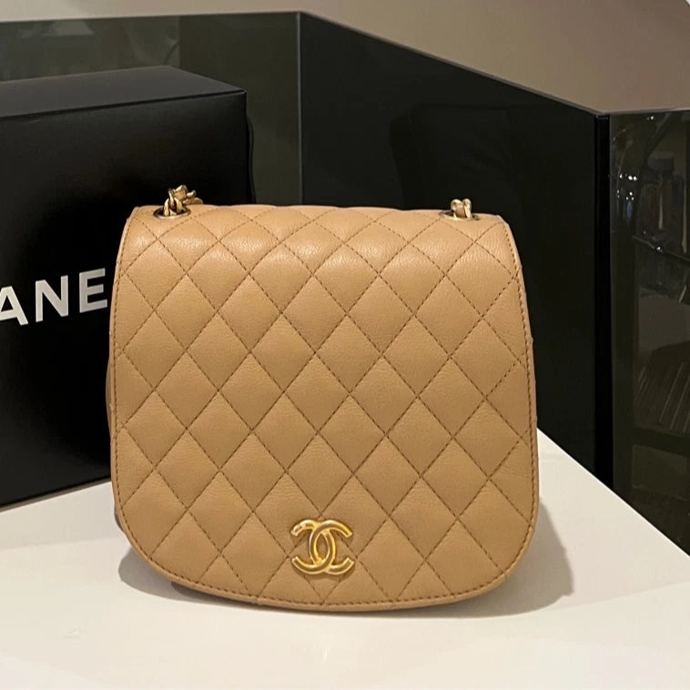 Chanel Saddle Leather Beige Crossbody Excellent