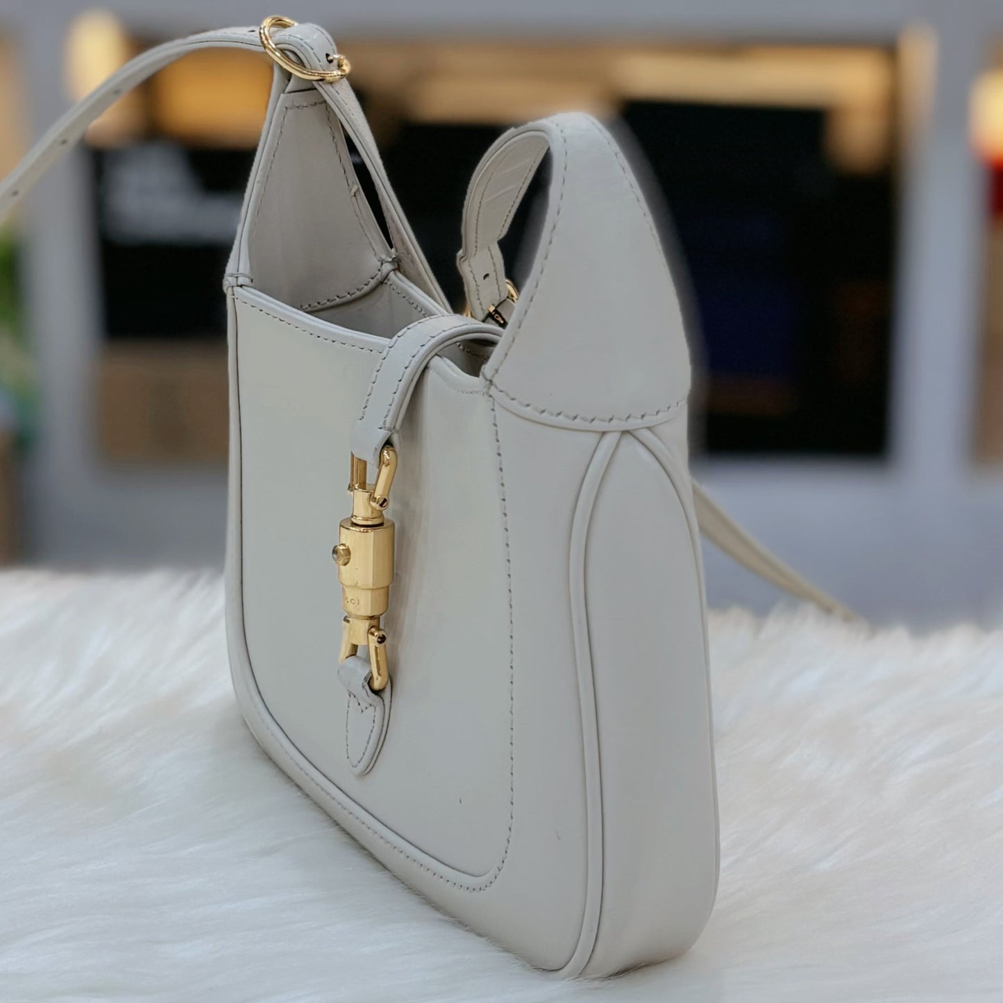 Gucci Jackie Mini Shoulder Bag Gold Hardware White Leather Vintage Classic