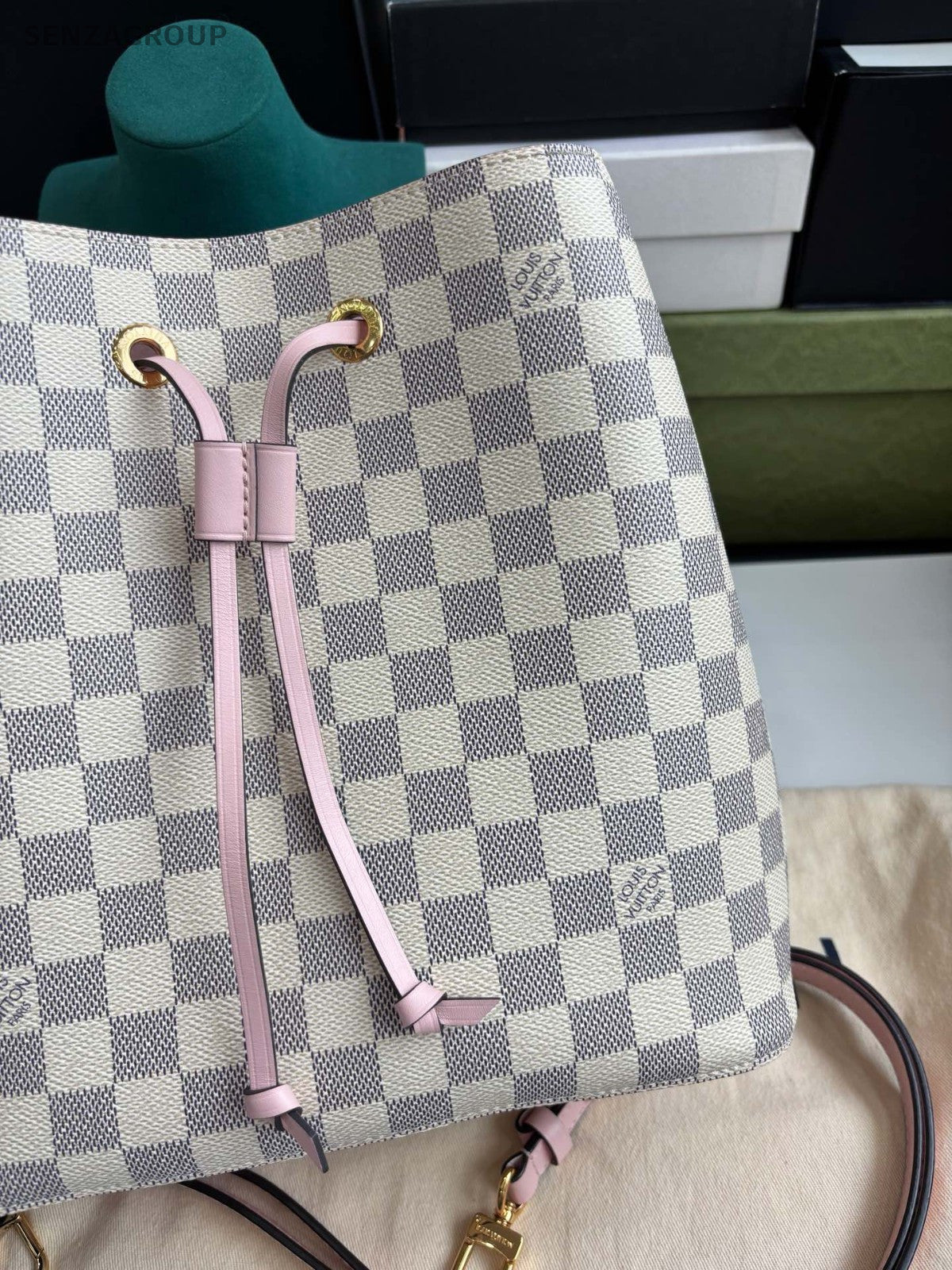 Louis Vuitton NeoNoe Damier Ebene Drastring Shoulder Handbag Women White