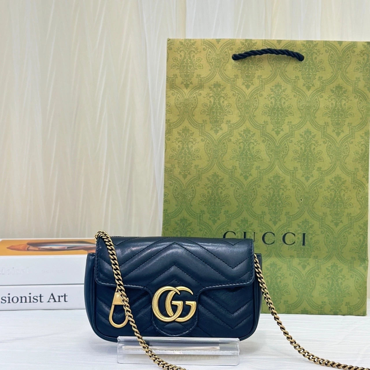 Gucci Marmont Black Gold Shoulder Bag Crossbody Excellent