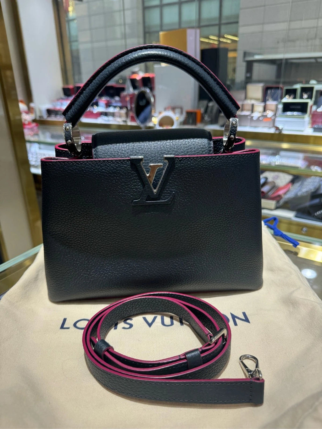 Louis Vuitton Capucines Leather Blue Crossbody Handbag Excellent