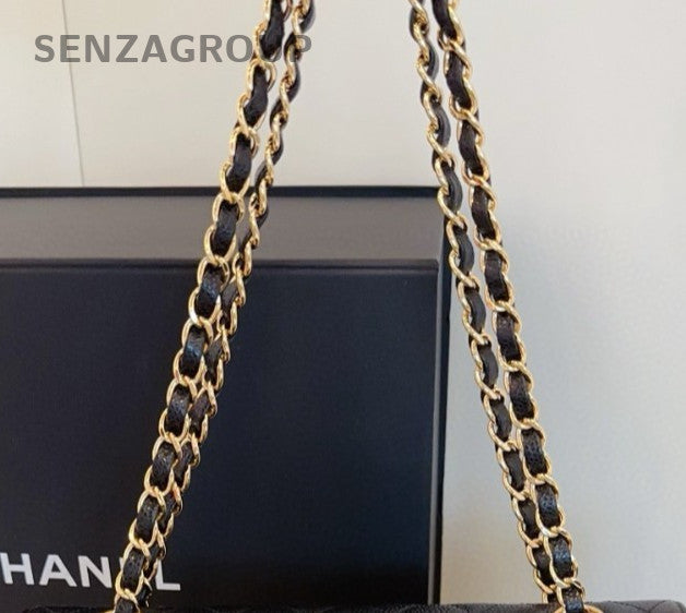Chanel Classic Flap MM Chain Shoulder Bag Crossbody Black Gold Used Women