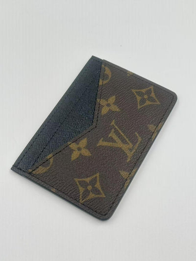 #1 - SJ0001  Louis Vuitton card holder u