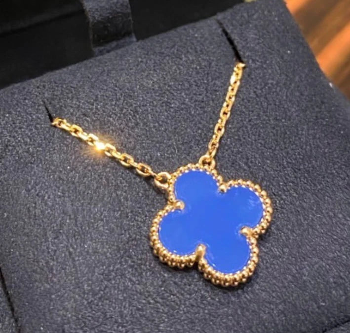 New Van Cleef &amp; Arpels Vintgae Alhambra Agate Necklace Pendant 18K Yellow Gold