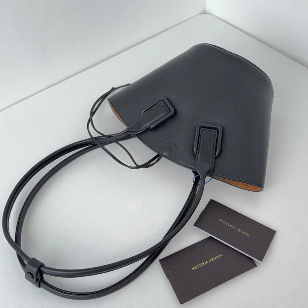 Excellent Bottega Veneta Basket Tote Calfskin Black Handbag Shoulder Bag