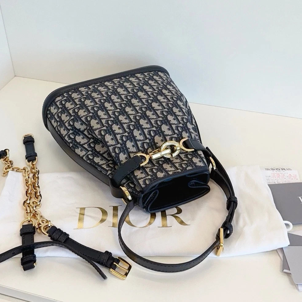 Excellent Christian Dior C'est MM Oblique Bucket Handbag Crossbody Gold Hardware