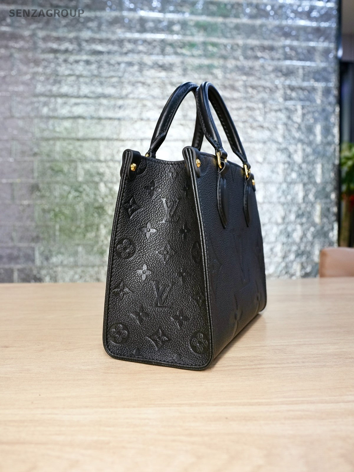 LOUIS VUITTON black Monogram Empriente ON THE GO PM M45595 CHIP VERSION