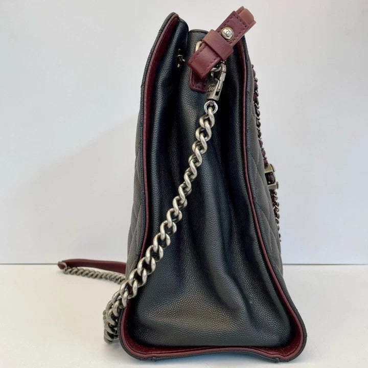 CHANEL Black Bucket Handbag Crossbody Bag For Women