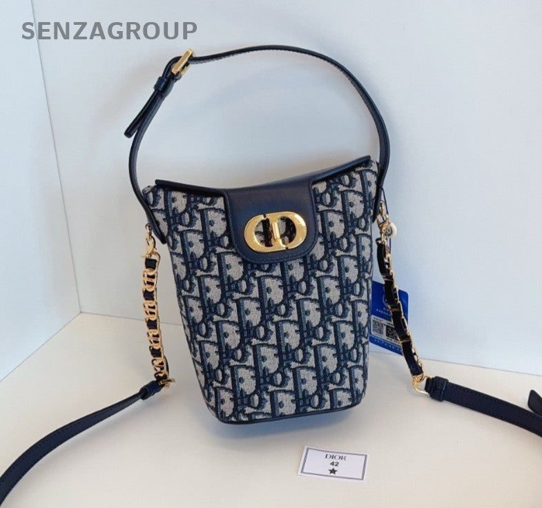 Christian Dior Montaigne30 Monogram Chain Shoulder bag Women Black-blue