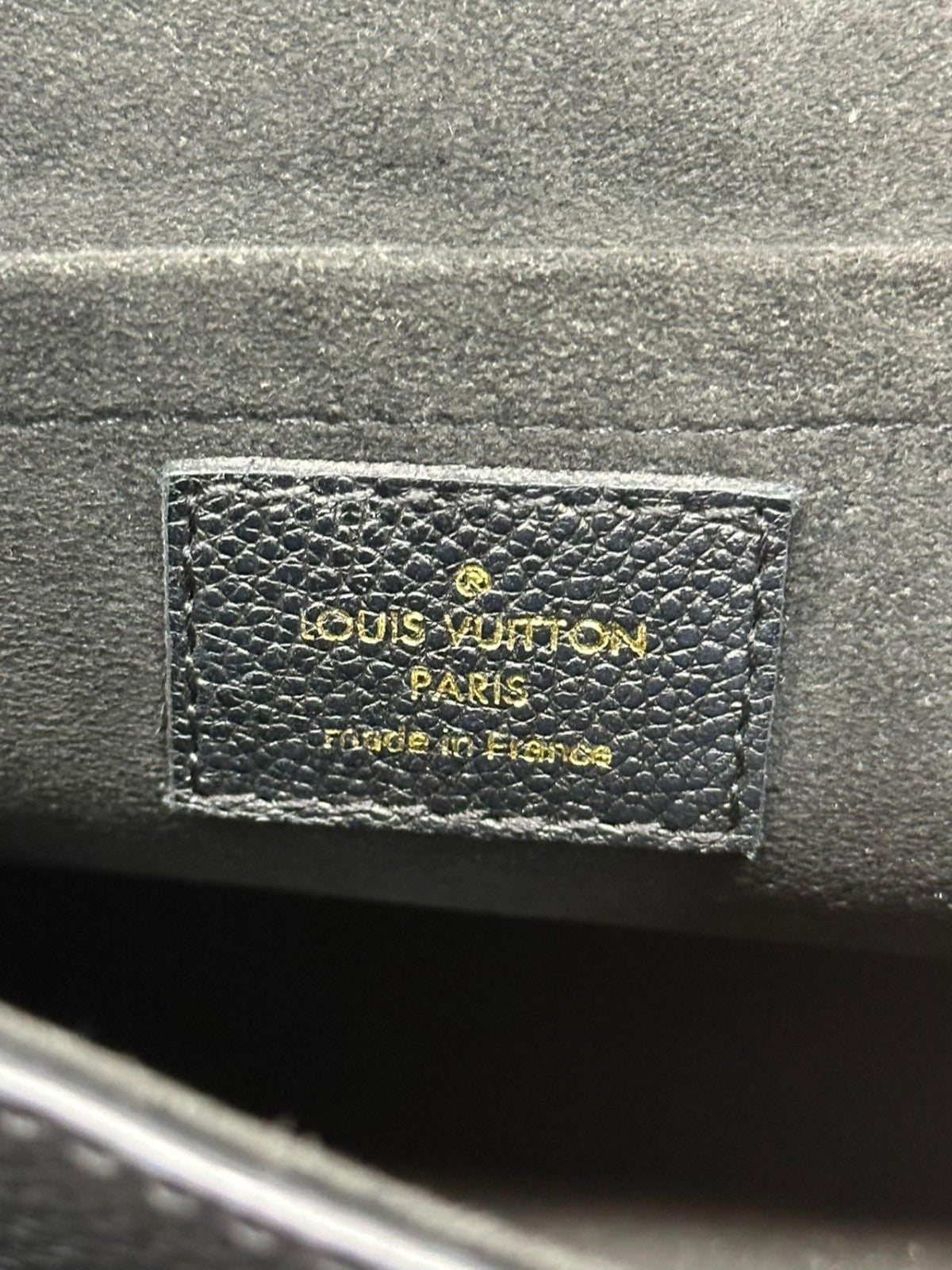 SJ0001 LV Vavin black leather