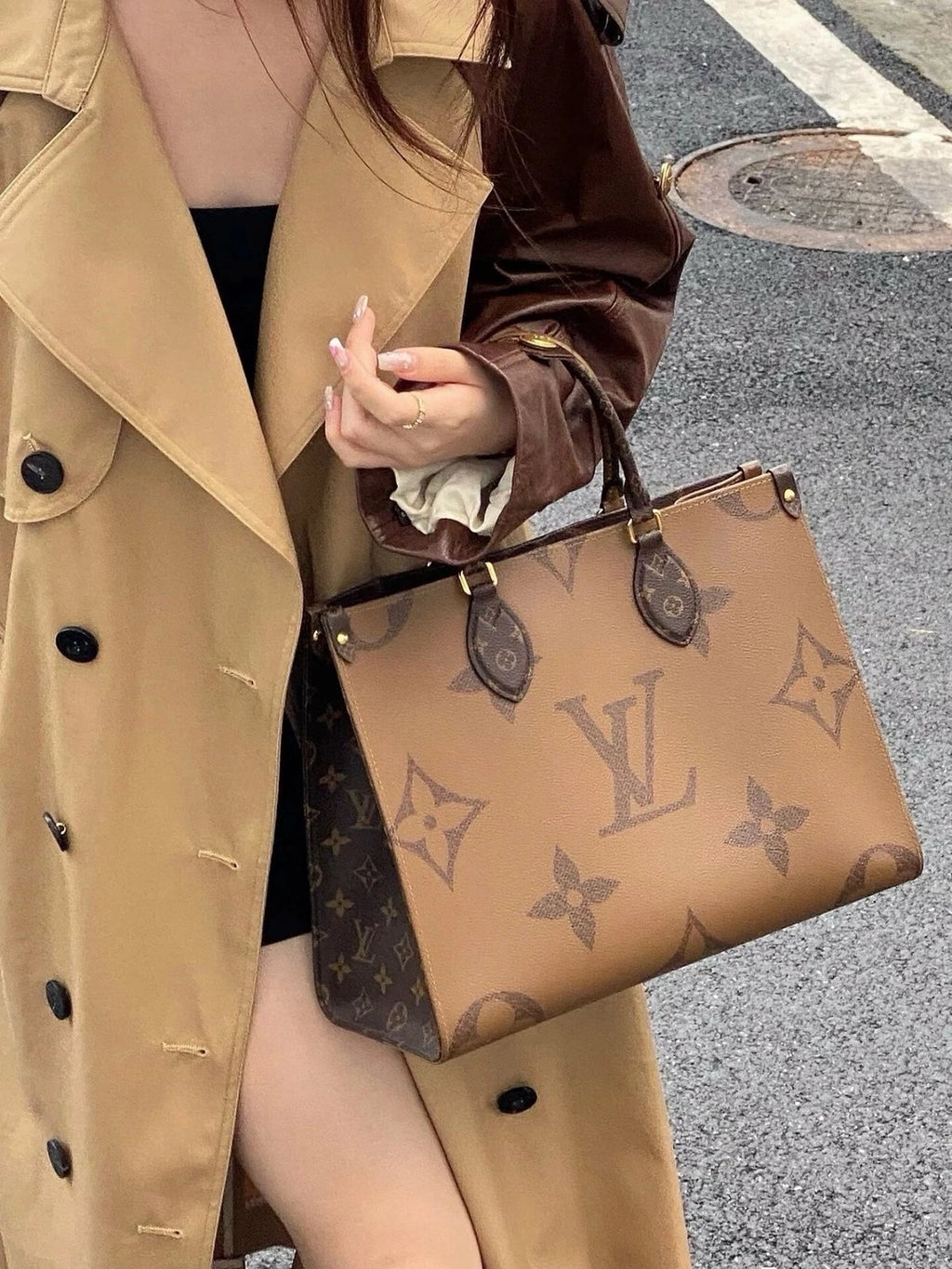 Louis Vuitton Canvas Monogram OnTheGo Medium Tote Bag For Women