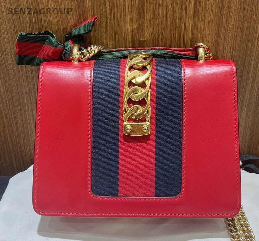 Gucci Sylvie PM Chain Shoulder Bag Crossbody Used Women Classic Fashion