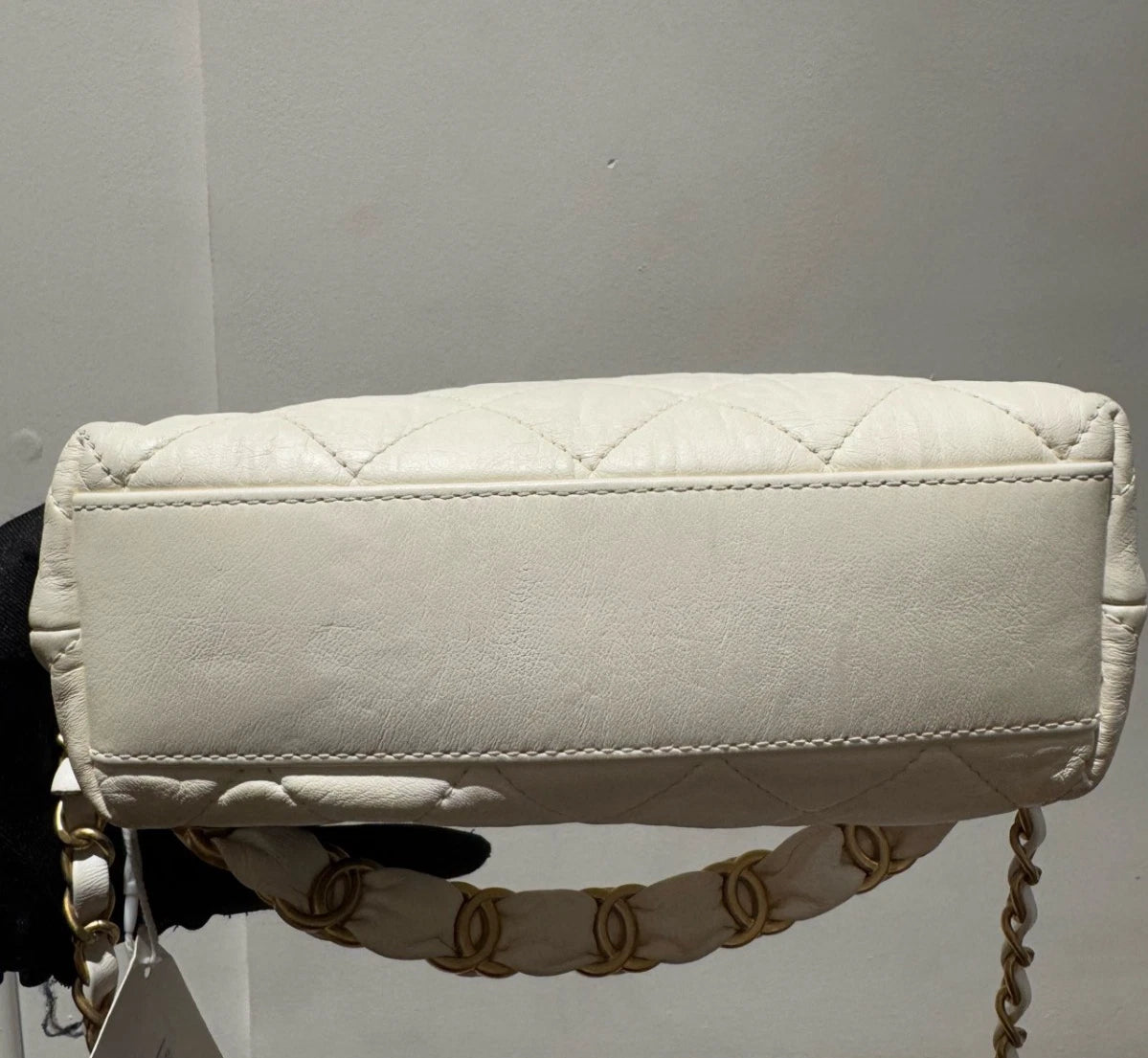 Chanel Diamond Hobo Chain Top Handle Bag Crossbody White Gold Used Women Classic