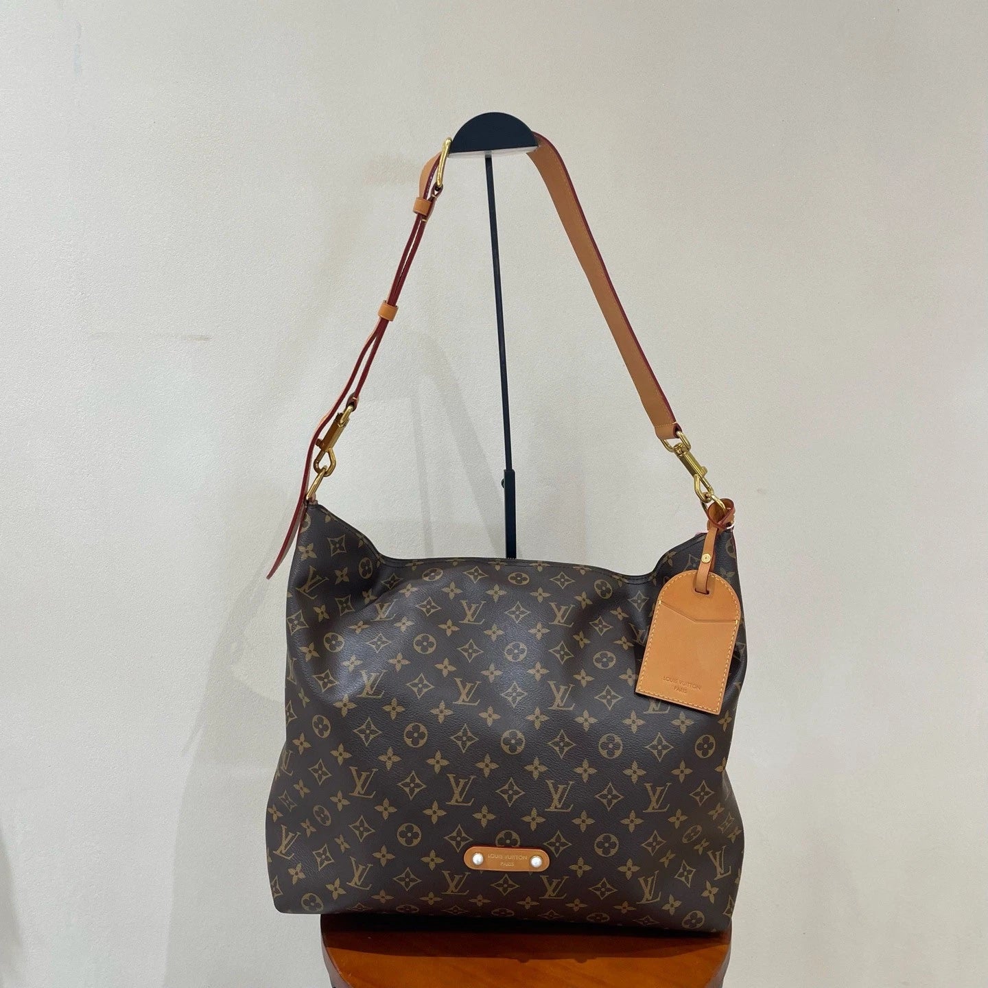 Chip Version Louis Vuitton Vagabond Hobo Monogram Canvas Handbag Shoulder Bag