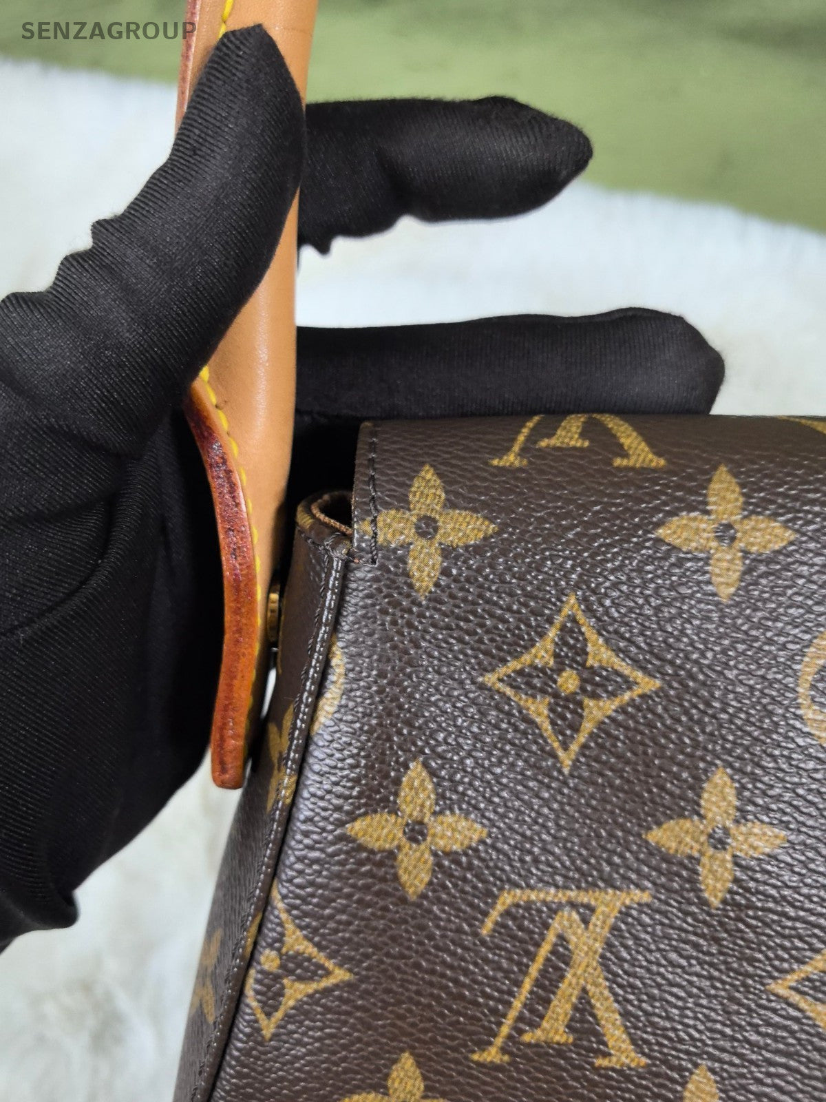 Louis Vuitton Looping PM Monogram Top Handle Shoulder bag Women Vintage Classic