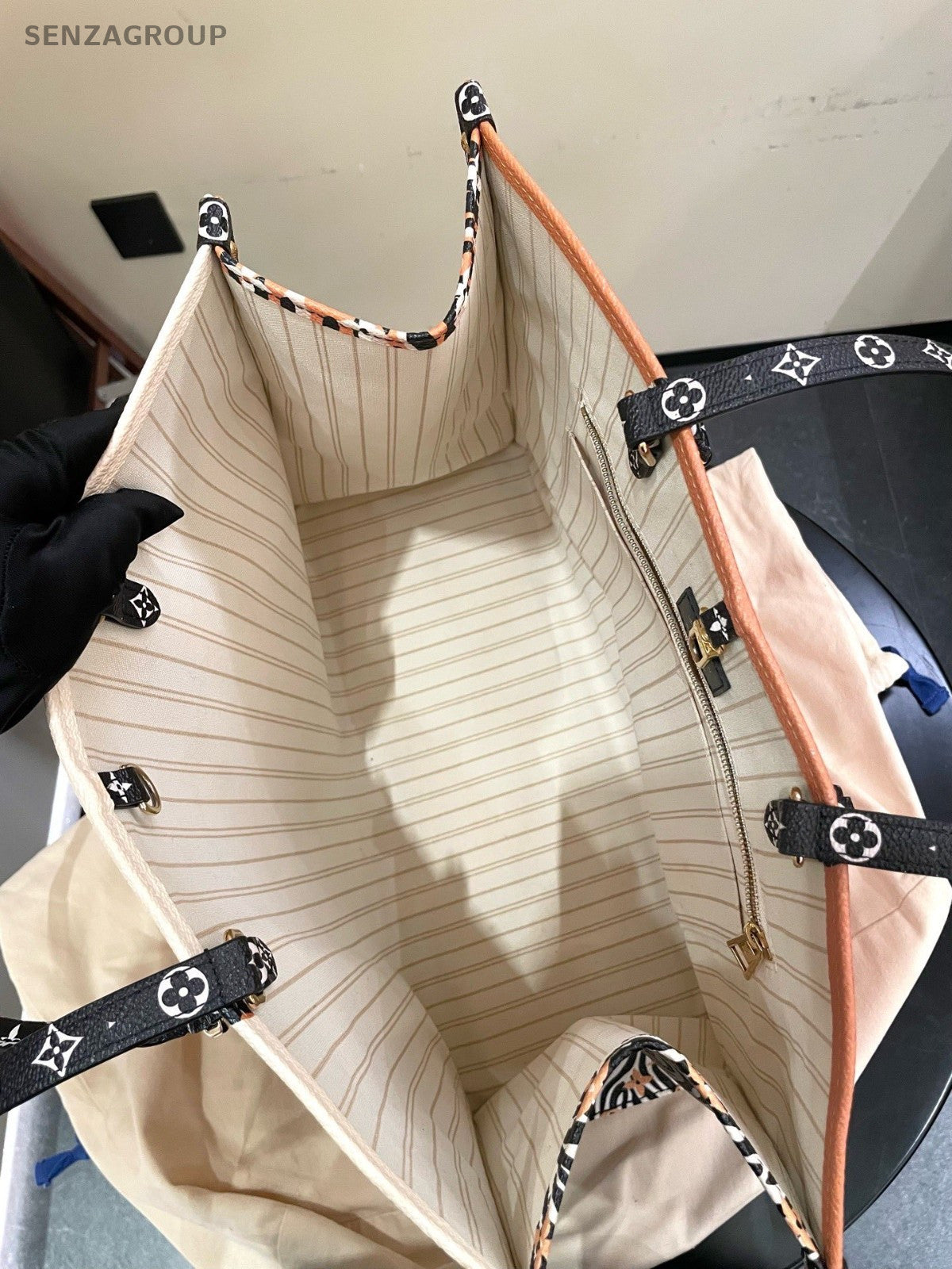 Louis Vuitton Onthego GM Tote Top Handle Bag White Orange Used Women Classic