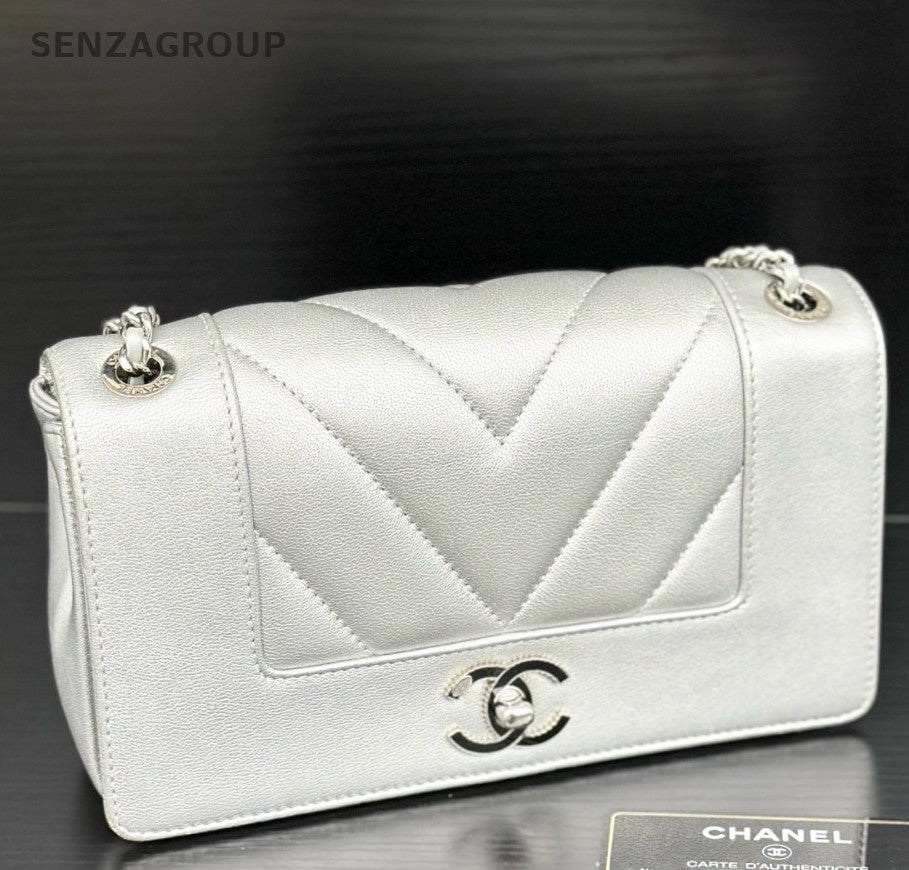 Chanel Classic Flap Calfskin Chain Shoulder Bag Crossbody Silver Women Fashion